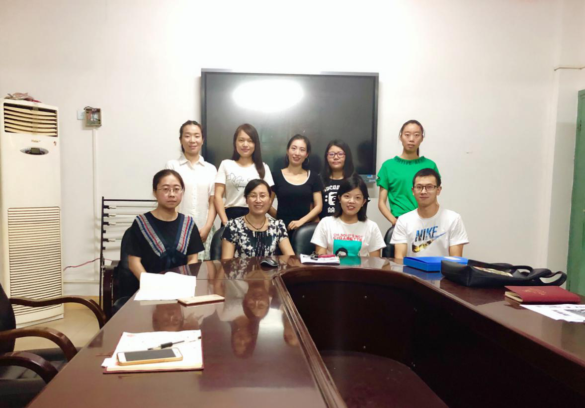图二为304am永利集团研究生党支部全体成员