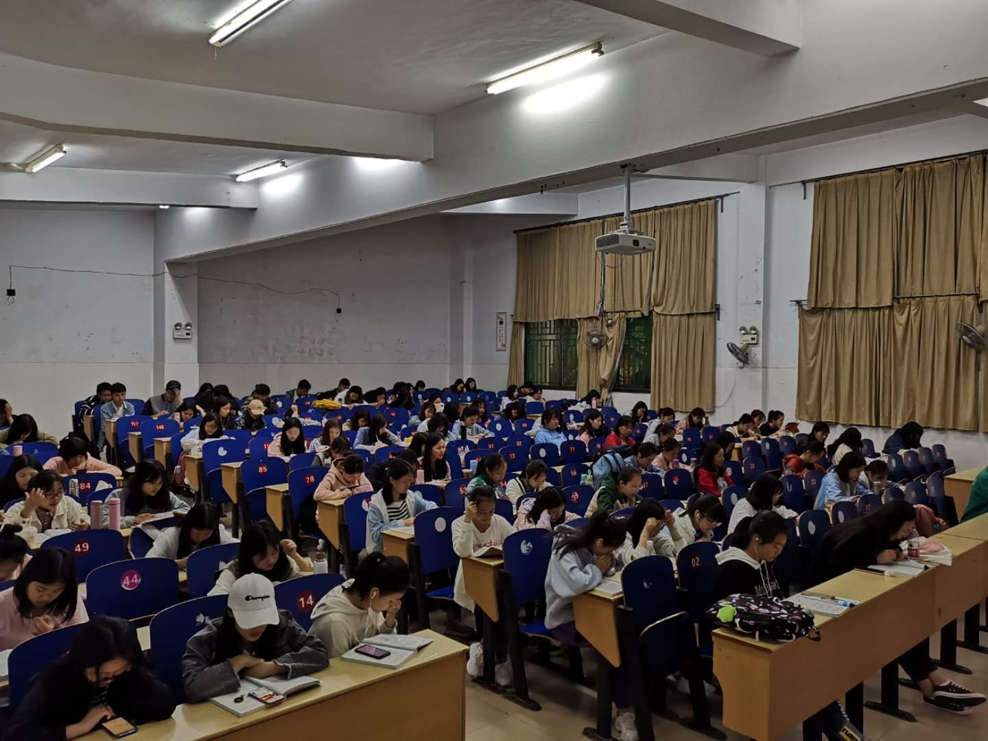 304am永利集团员工早自习